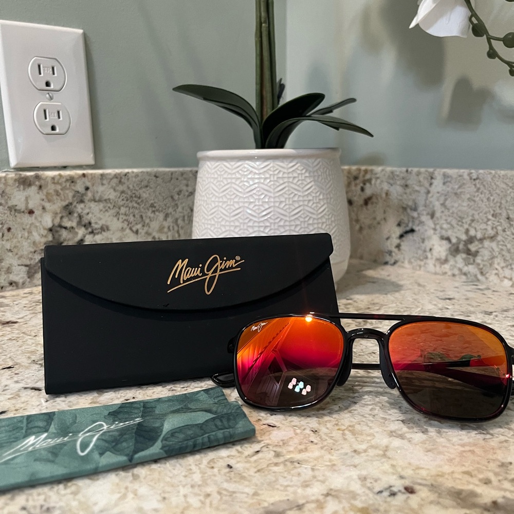 Maui Jim Aviator sunglasses